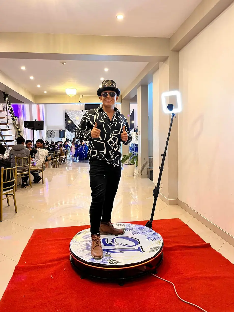 Payaso Sopresita animando en un Show Infantil